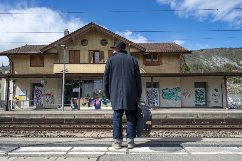 Marc-Andre-guitariste-tout-en-couleurs-1-sur-8