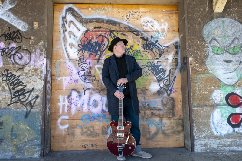 Marc-Andre-guitariste-tout-en-couleurs-5-sur-8
